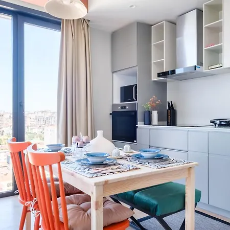 Roya Nova By Newinn 아파트