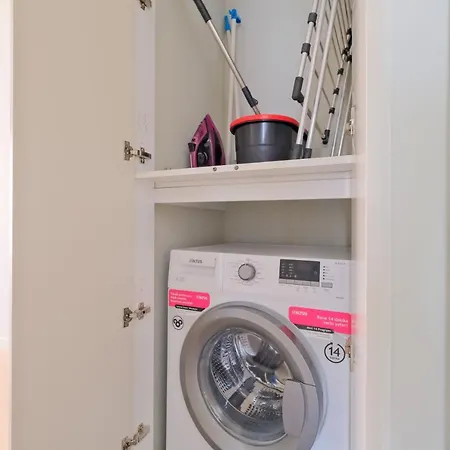 Roya Nova By Newinn 아파트 *