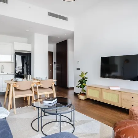 Roya Nova By Newinn Appartement