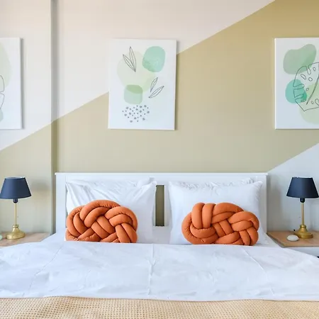 Roya Nova By Newinn Appartement