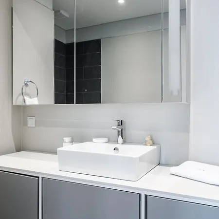 Roya Nova By Newinn Lägenhet