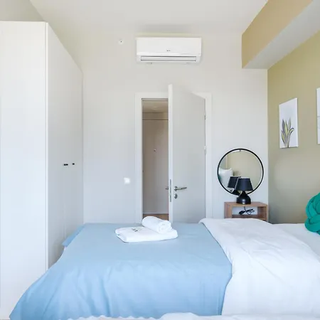 Roya Nova By Newinn Appartement