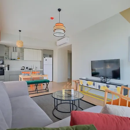 Roya Nova By Newinn Appartement