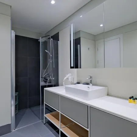 Roya Nova By Newinn Apartman